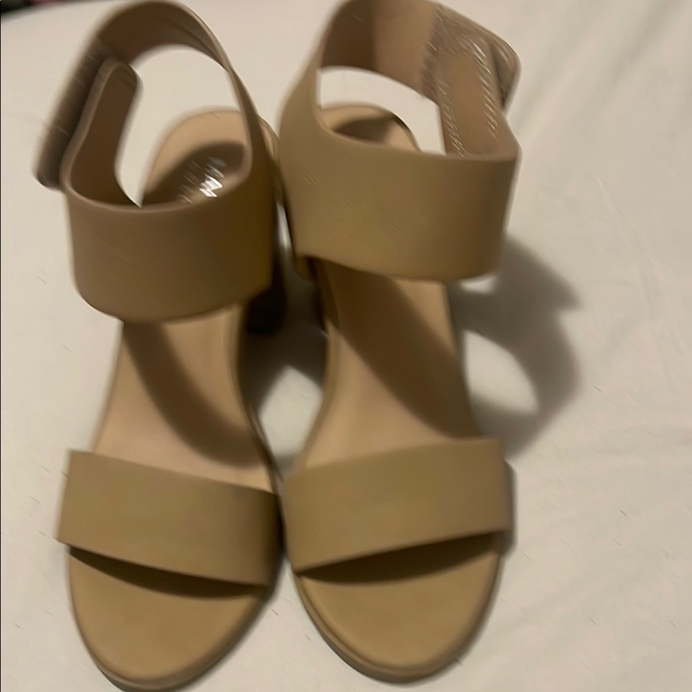 Elegant Tan Women's Sandals